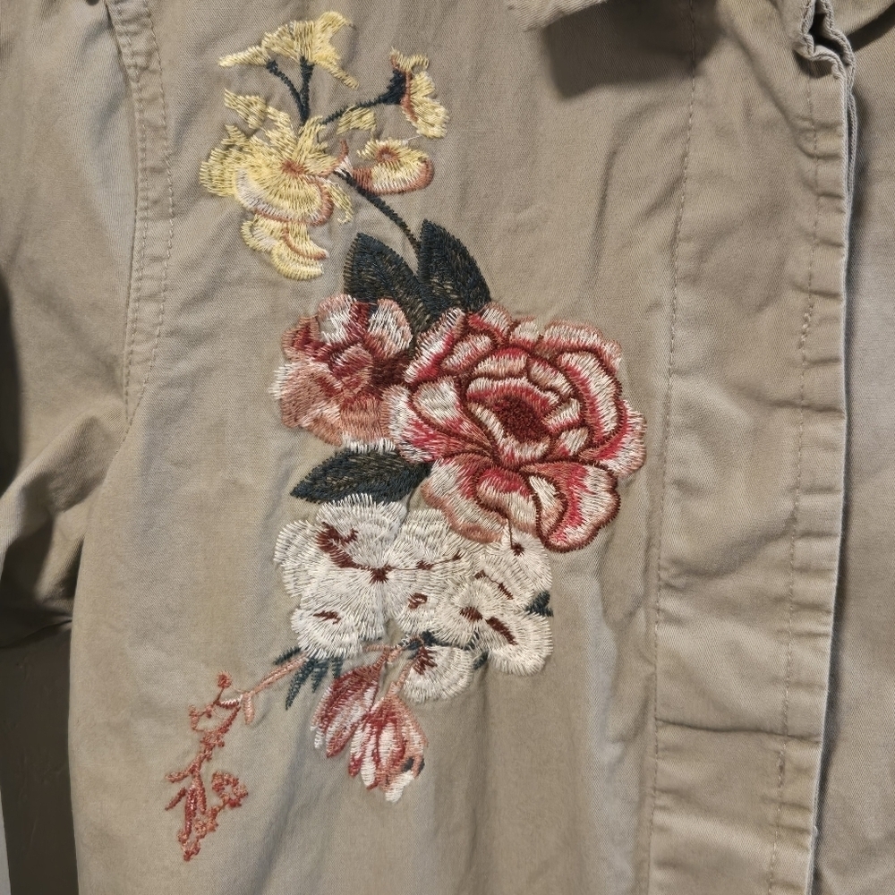 BKE Embroidered Floral Cargo Utility Button Up Jacket Size XS - Picture 7 of 13